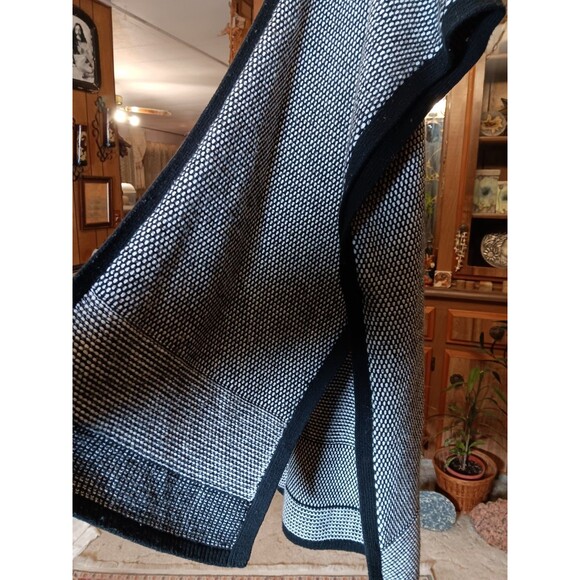 Dillard's All Oversize 42" Long Poncho Black White Plus size sweater wrap - Picture 2 of 5